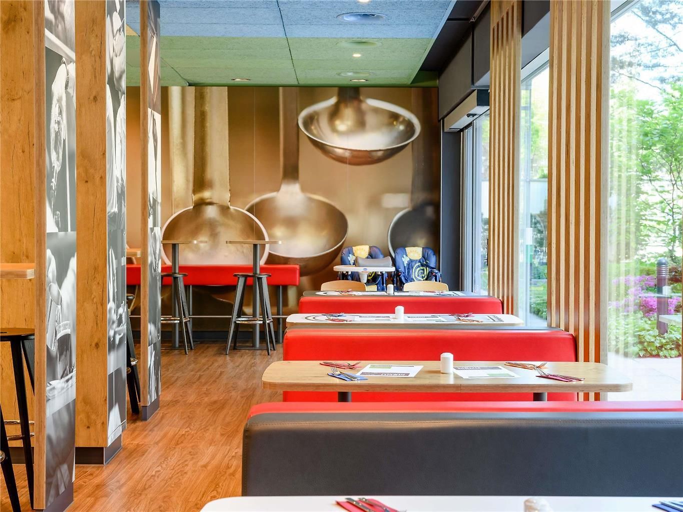 Ibis West 3*