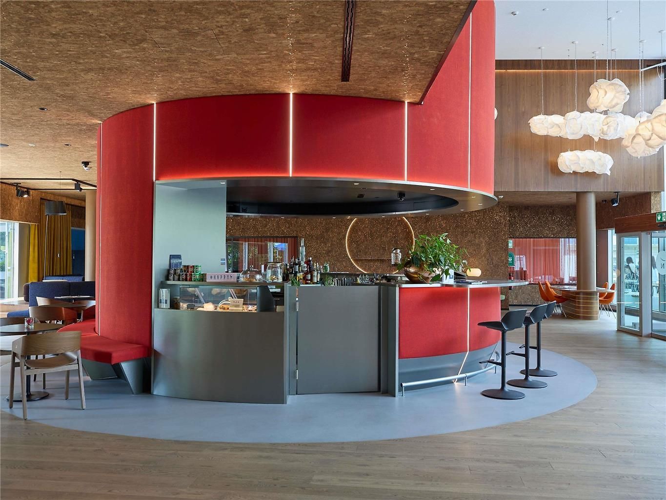 Ibis West 3*