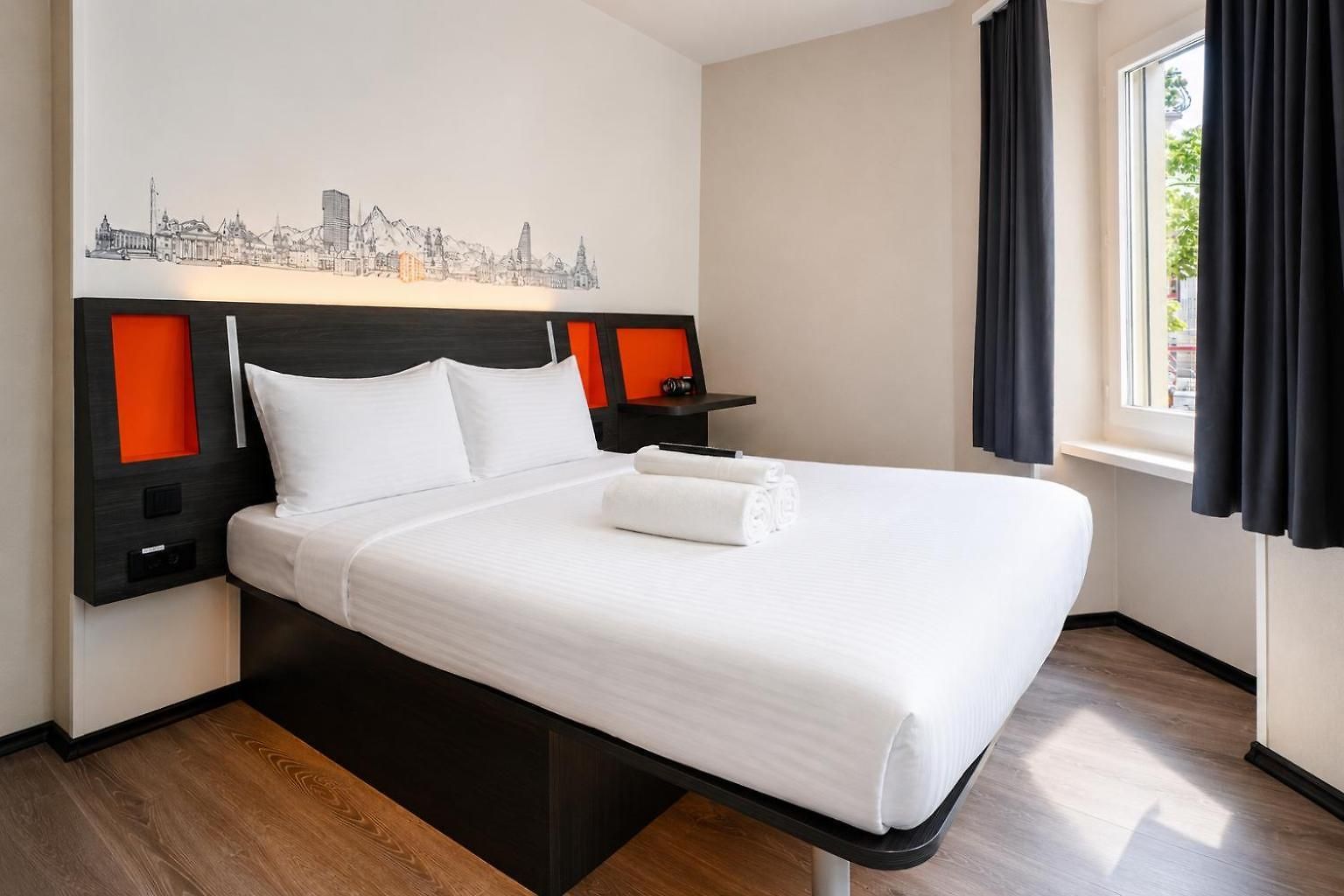 Easyhotel Main Station