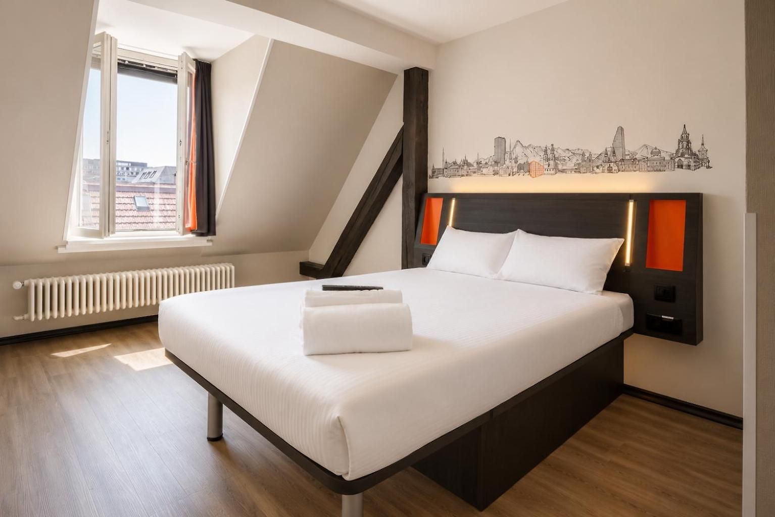 Easyhotel Main Station Hotel 3*