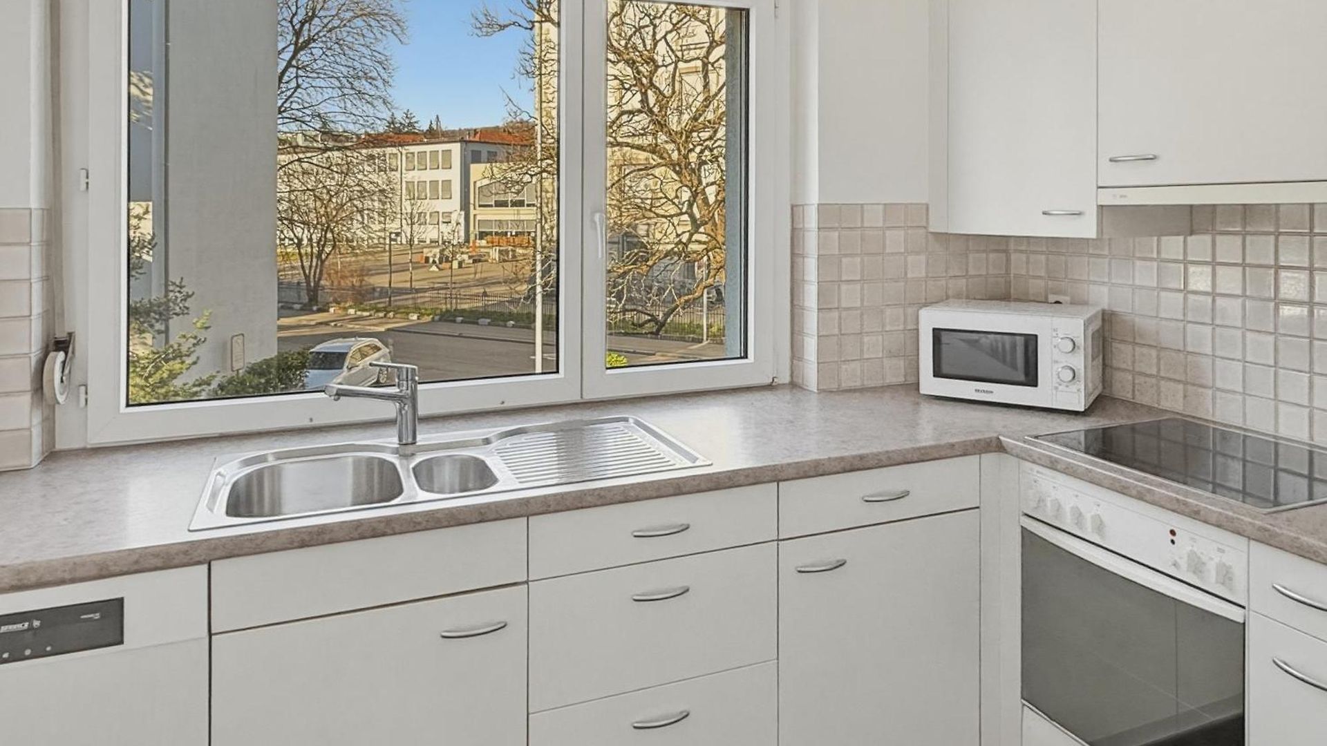 Cozy And Sunny 2br Flat In The Centre - Sky10 *
