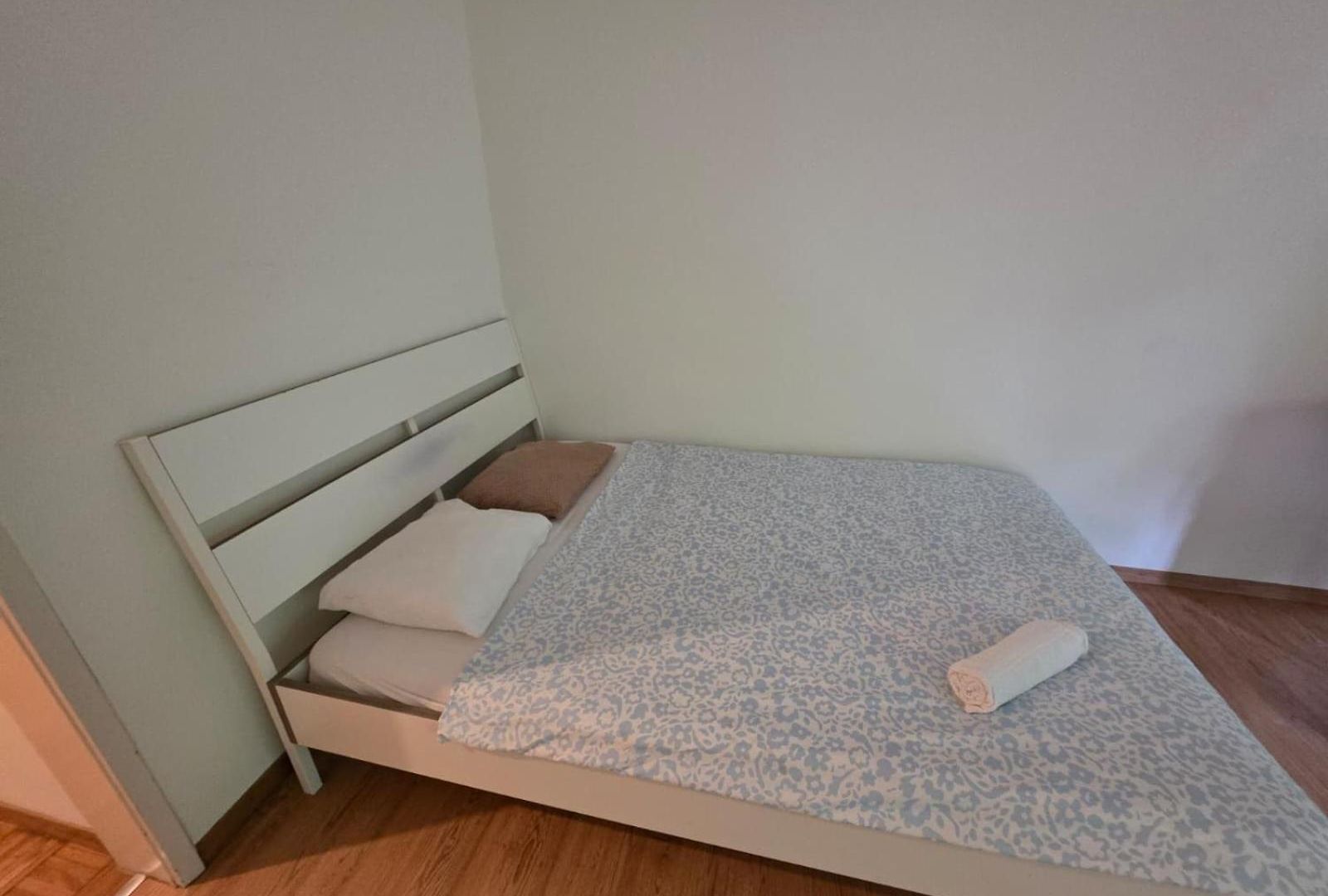 Center Flats With Balcony - Rigid Apartment Zurich