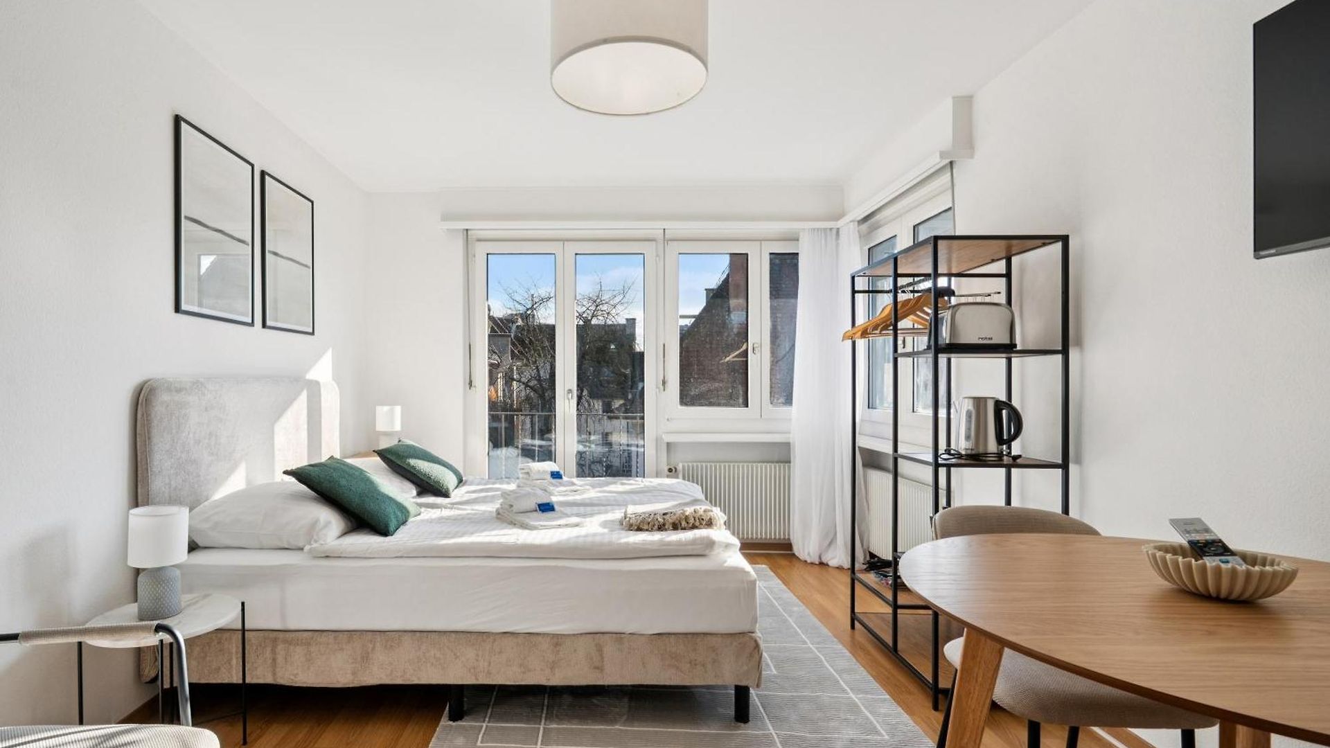 Smart In The Center - Crown 46 Apartment *