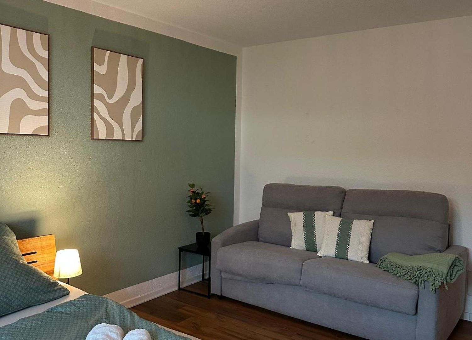 Apartment Hideaway Garden, Parking, Cinema,4,5rooms Zurich