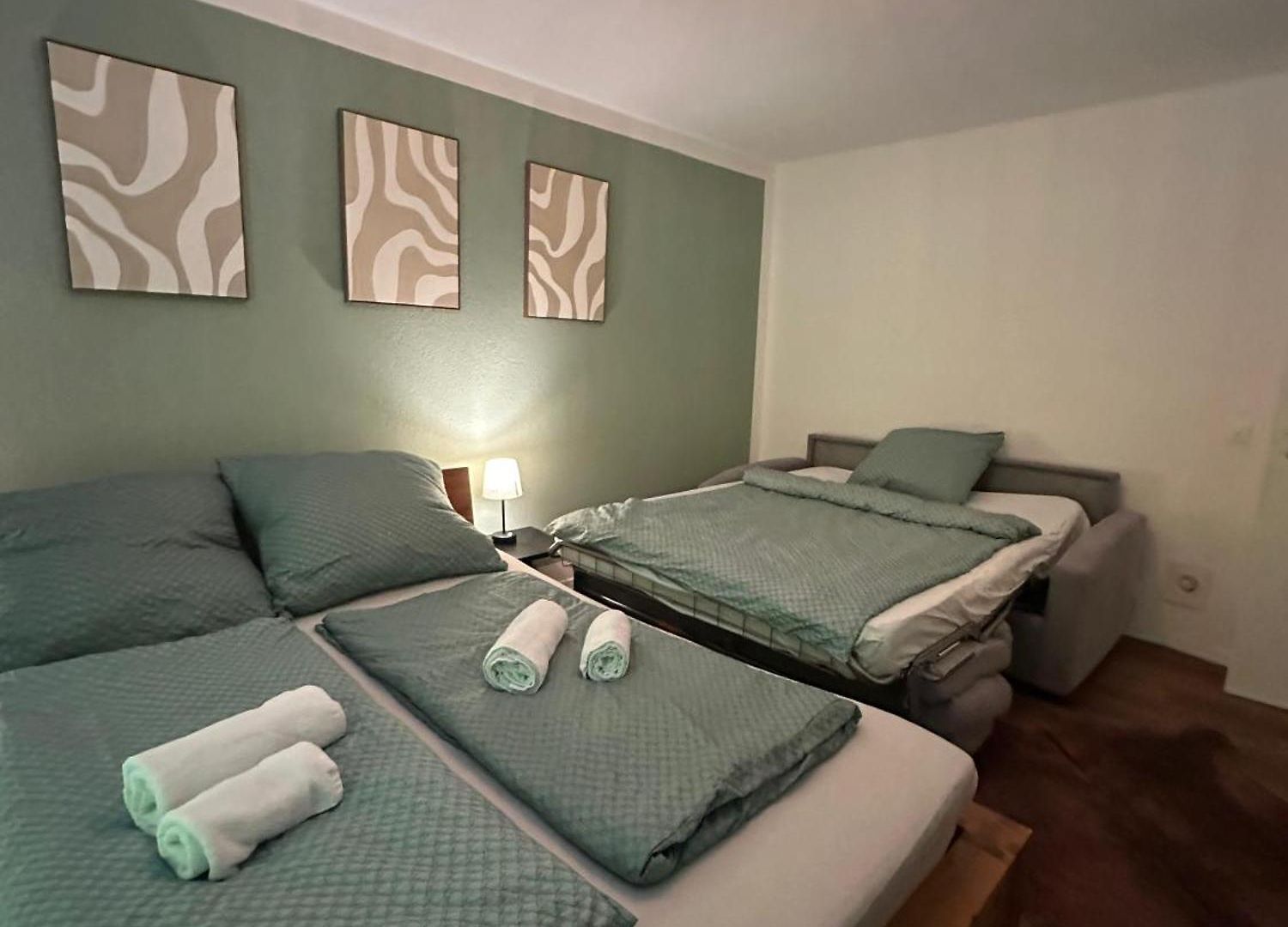 Apartment Hideaway Garden, Parking, Cinema,4,5rooms Zurich