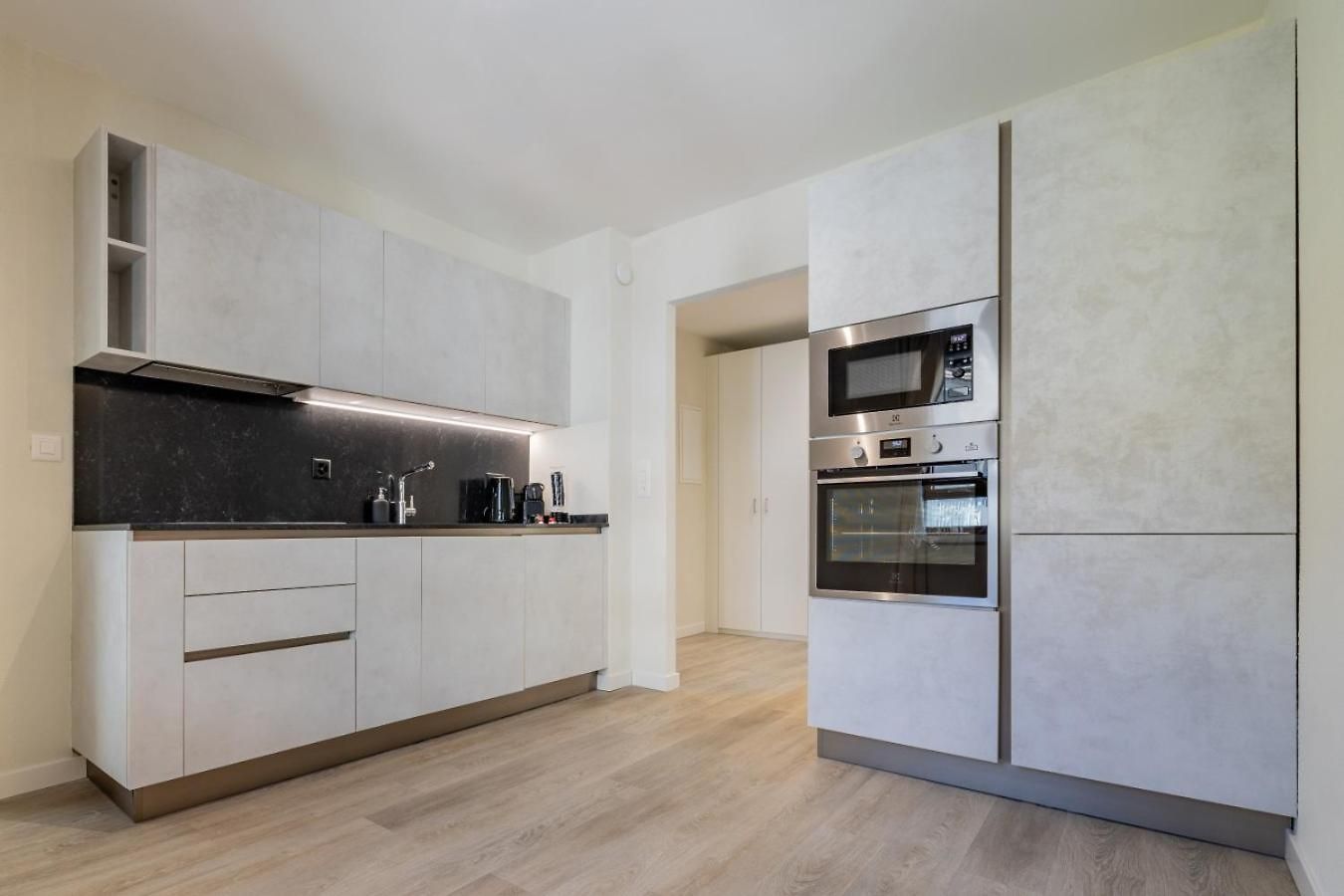 Leaf In Oerlikon Apartment Zurich