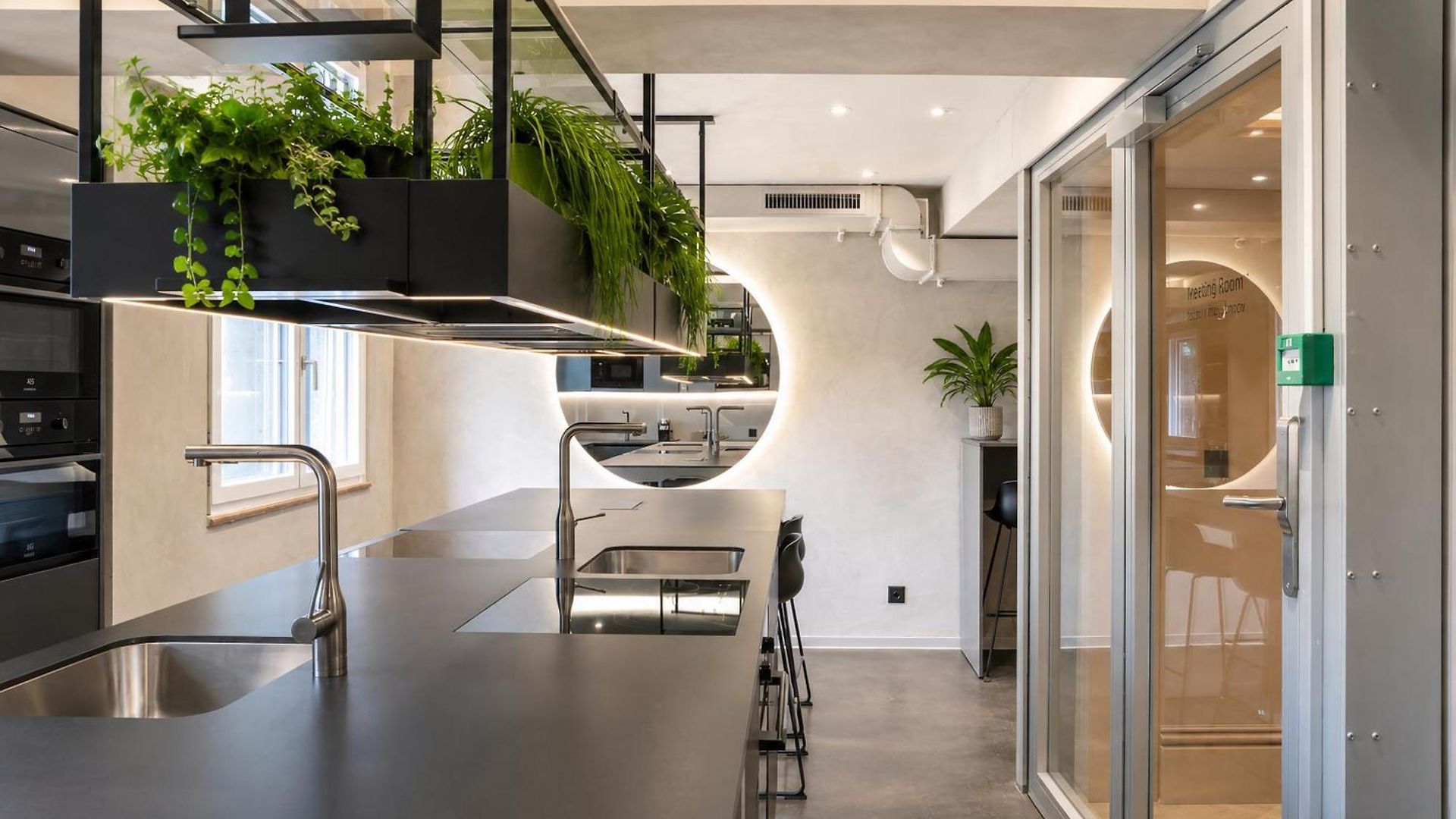 Visionapartments Leonhardstrasse - Self Check-in 3*