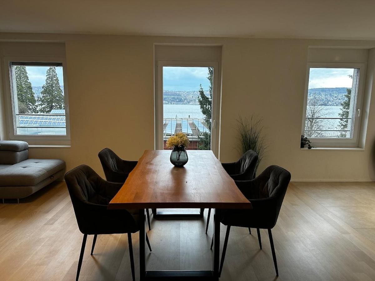 Seeblick In Wollishofen Zurich