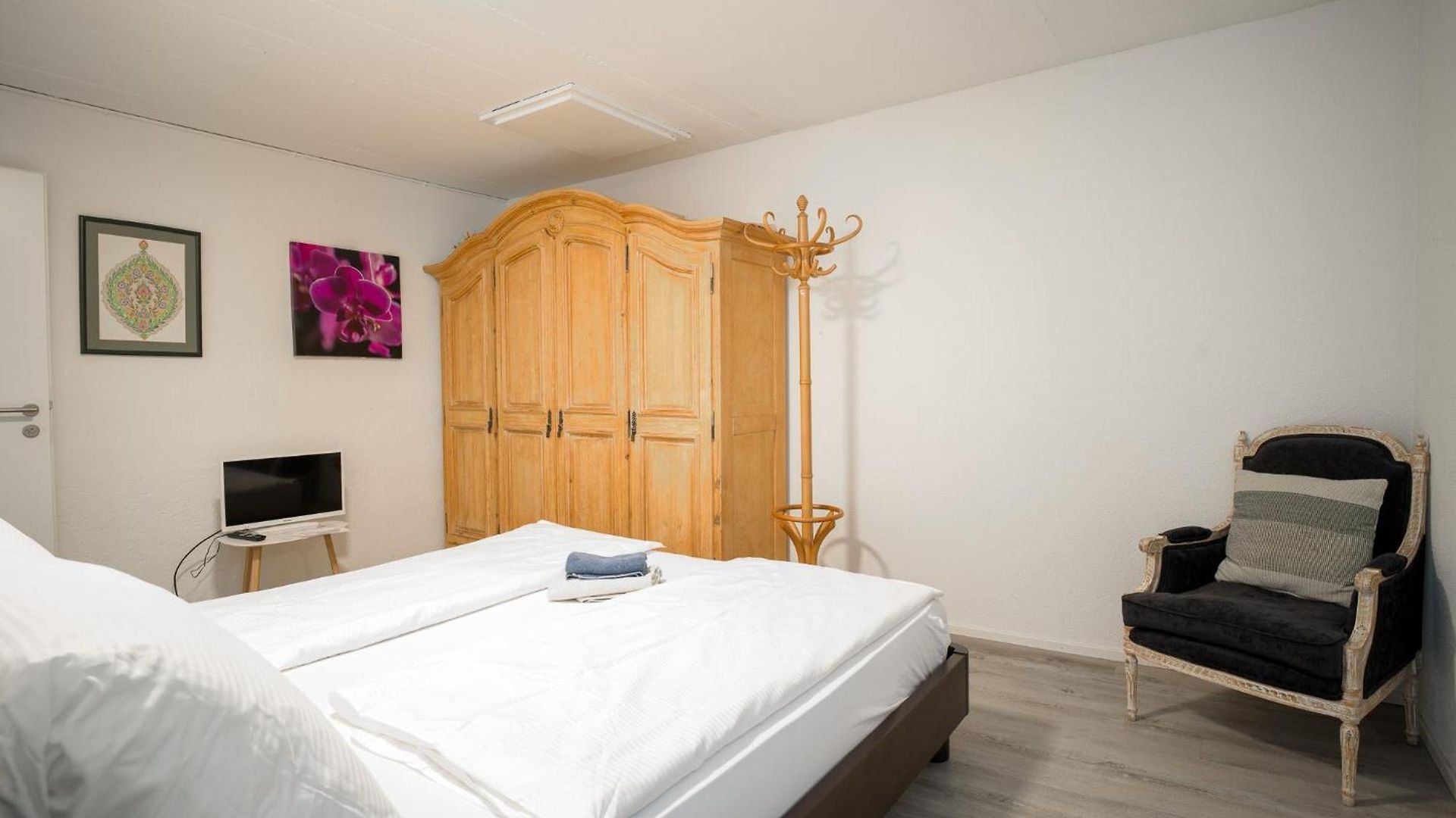 Near Oerlikon And Airport Apartment