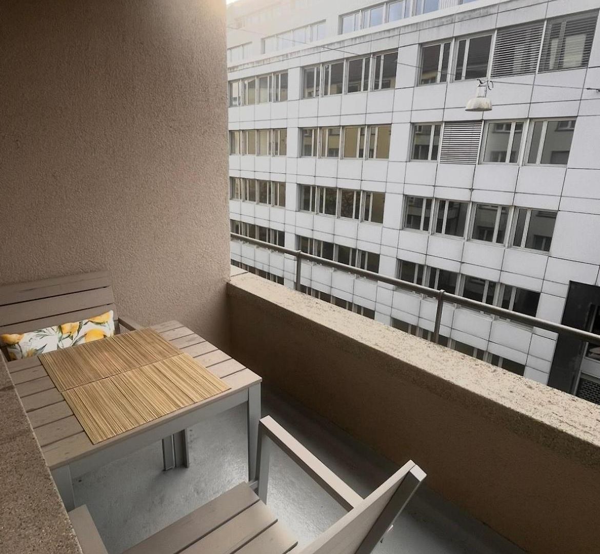 Spacious Enge Gem - Sihlcity, Balcony, Private Laundry Apartment Zurich