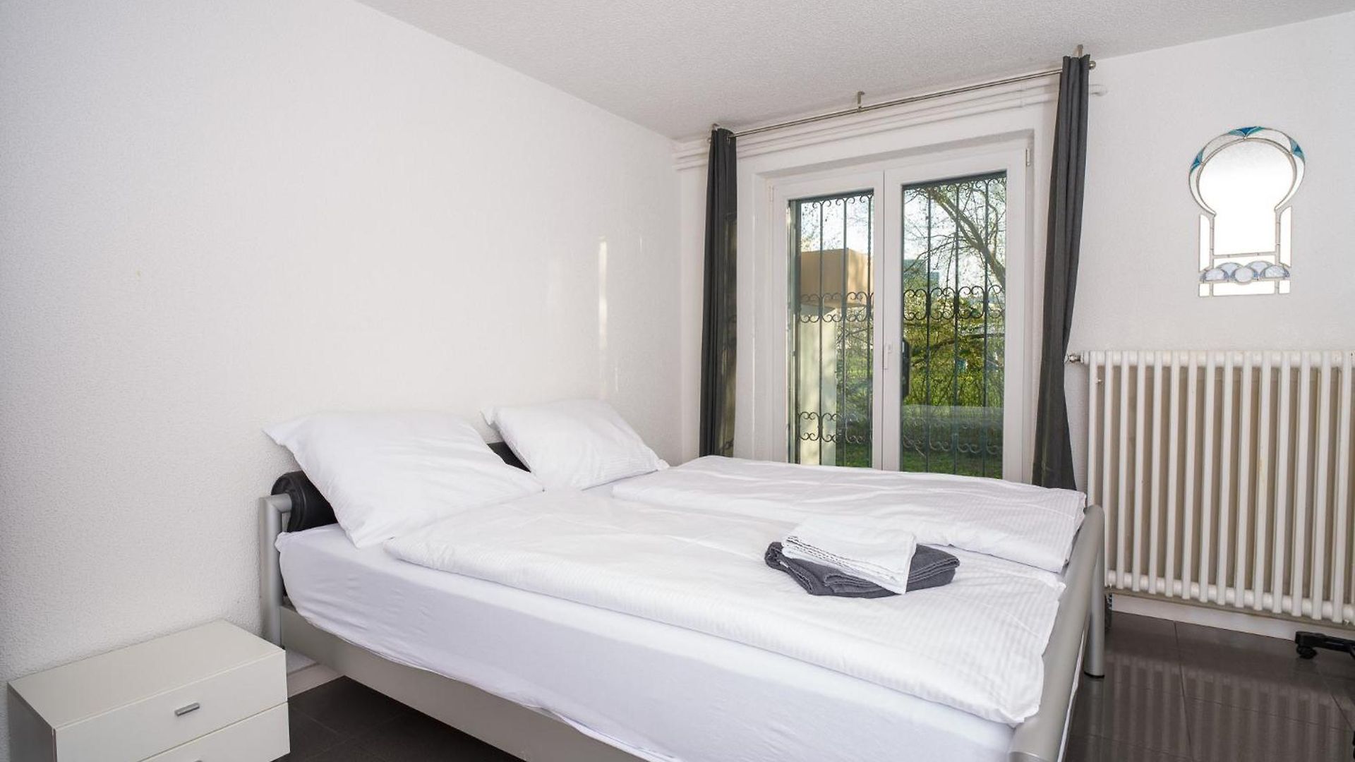 Near Oerlikon And Airport Apartment *