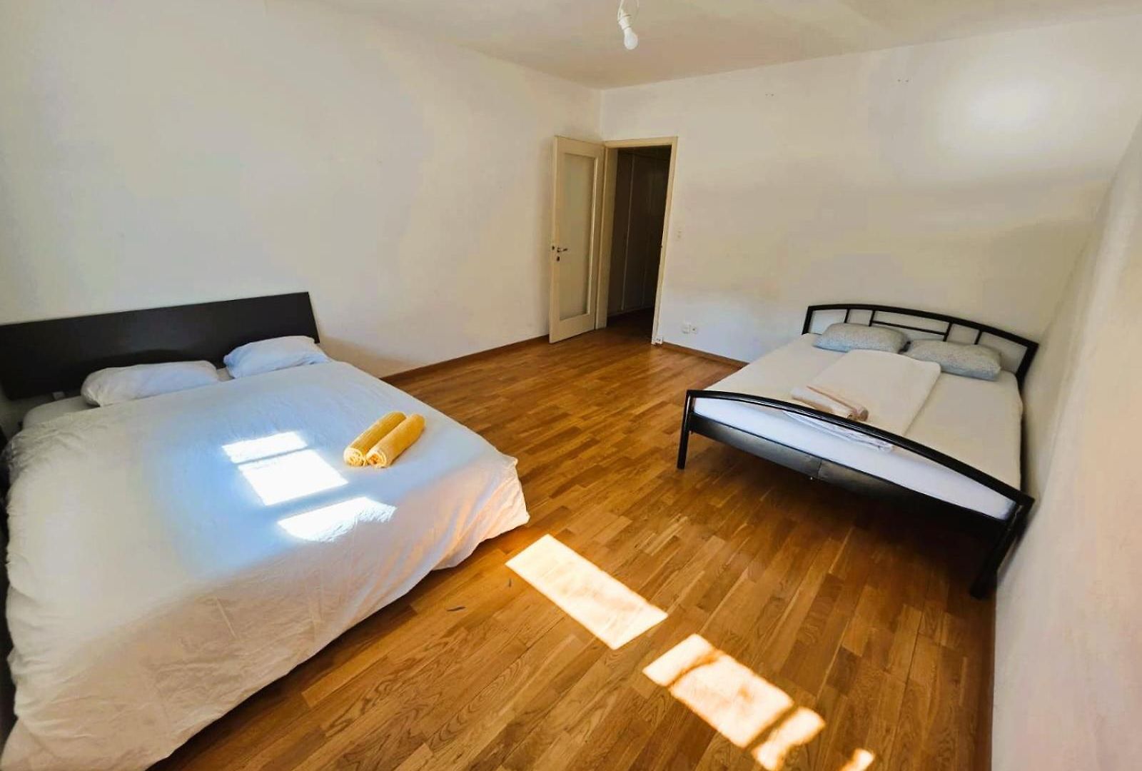 Large Flats, Center - Schc Apartment *
