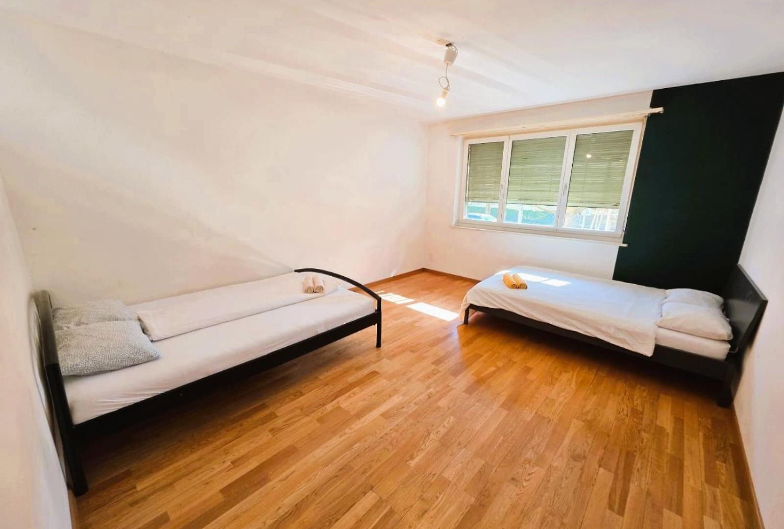 Large Flats, Center - Schc *
