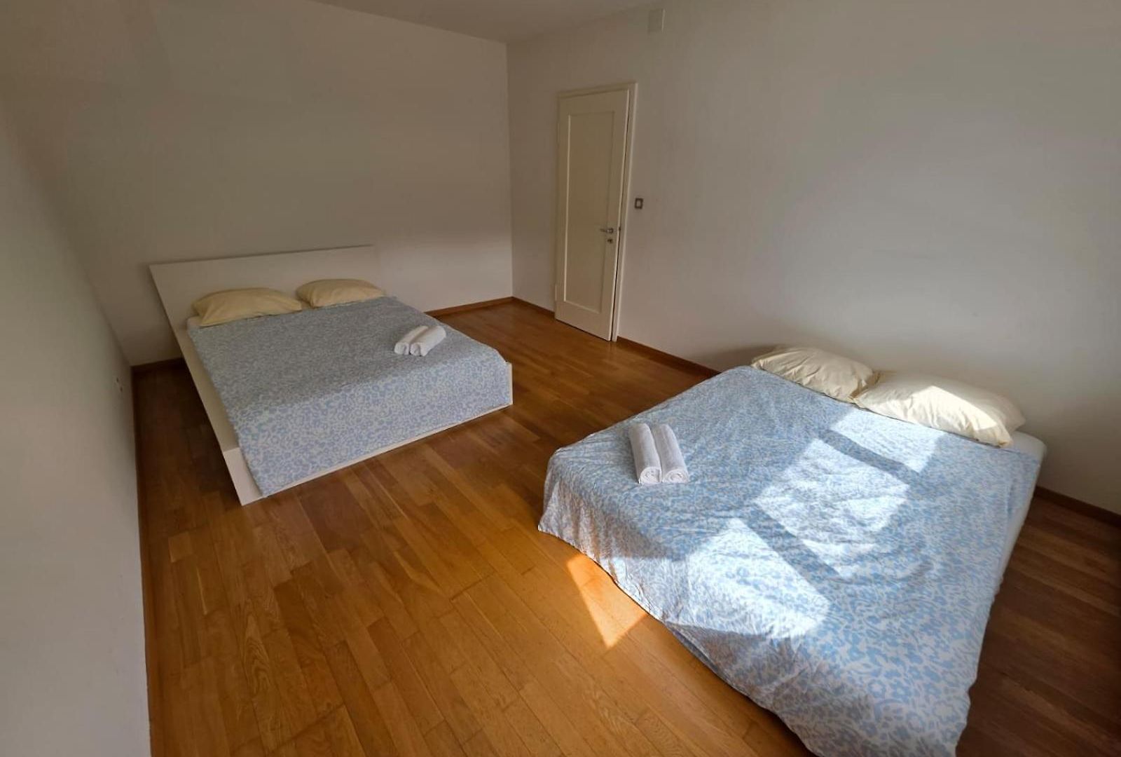 Large Flats, Center - Schb Zurich
