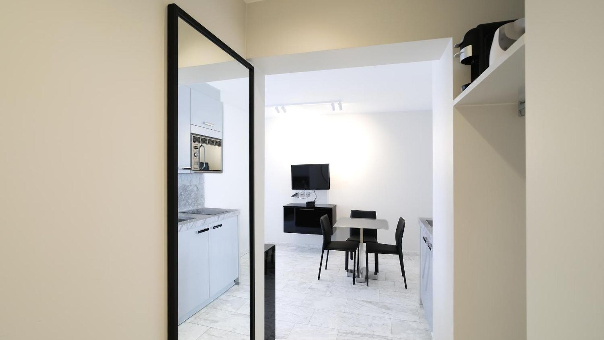 Visionapartments Freyastrasse - Self Check-in Apartment *