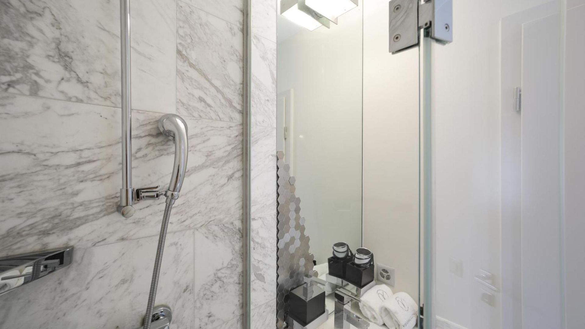 Visionapartments Freyastrasse - Self Check-in Apartment Zurich