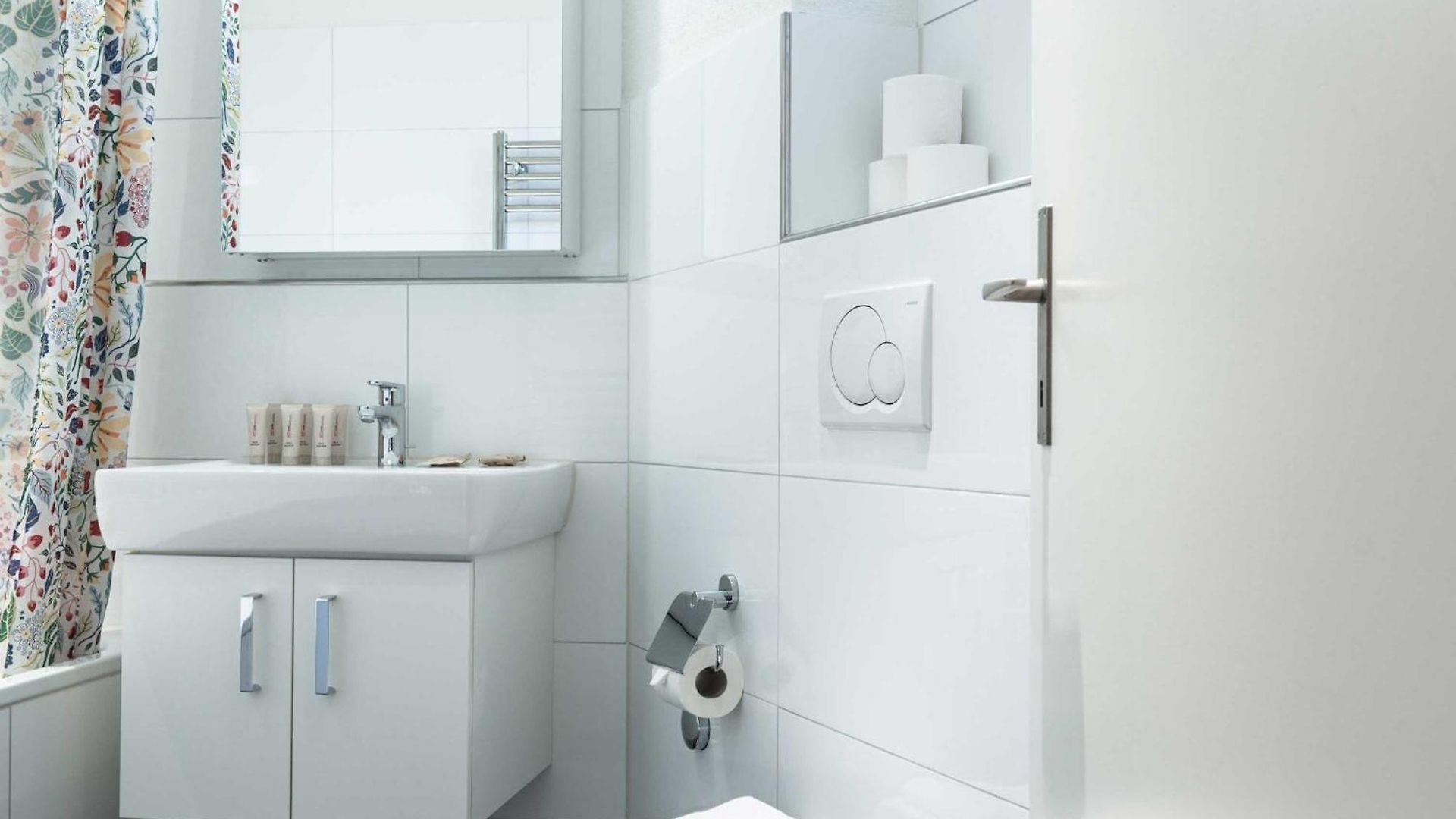 Zh Gold 1 - Hitrental Apartment *