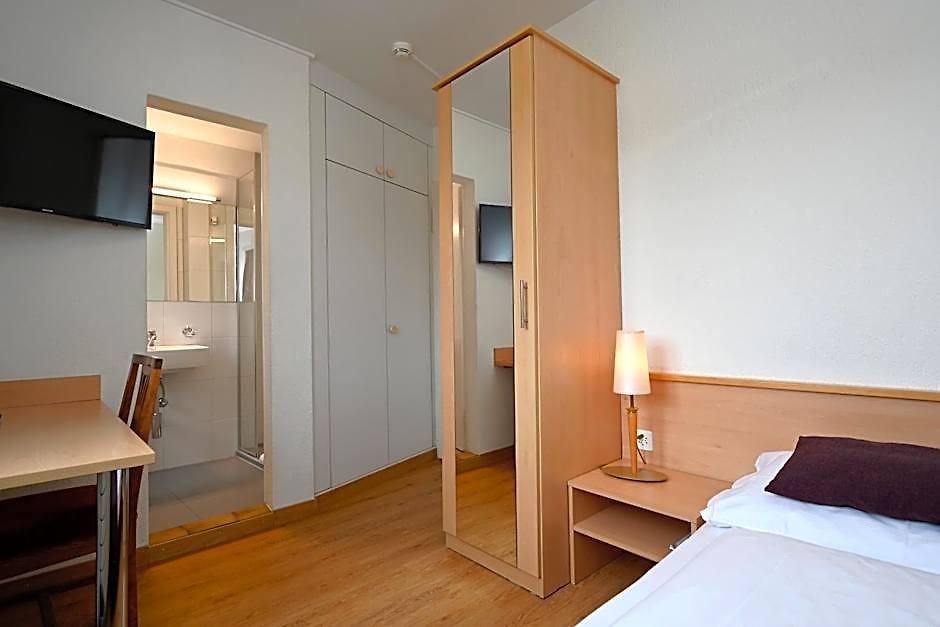 Olympia Hotel 3*