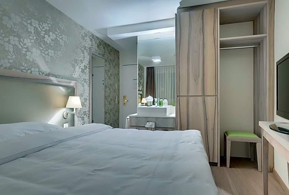 Platzhirsch - Downtown Boutique & Sushi Lounge Hotel 3*