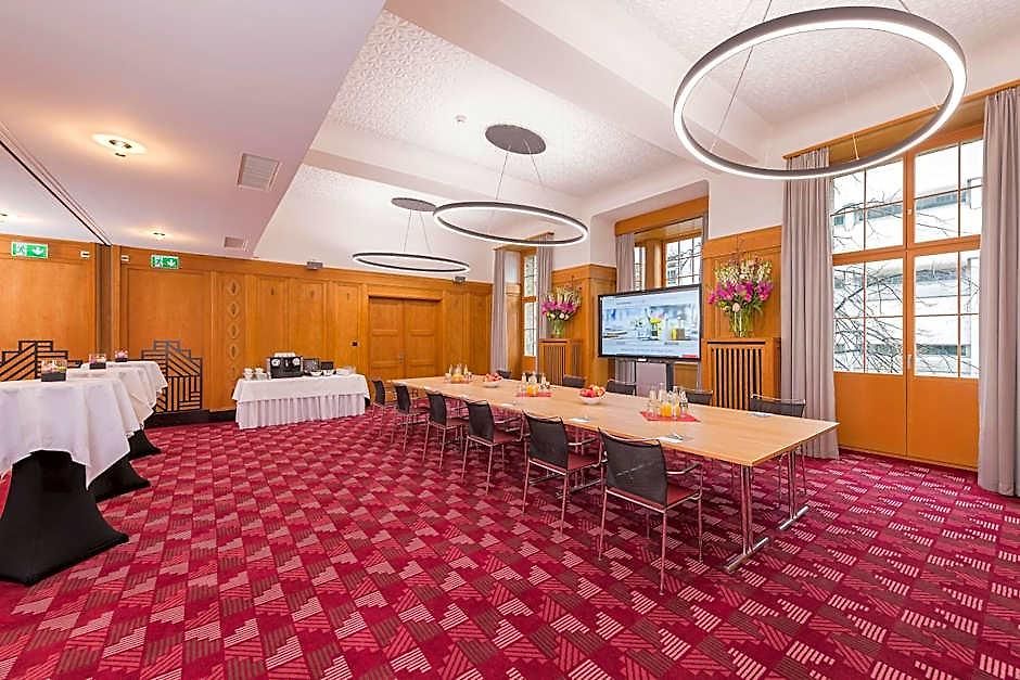 Hotel Glockenhof 4*