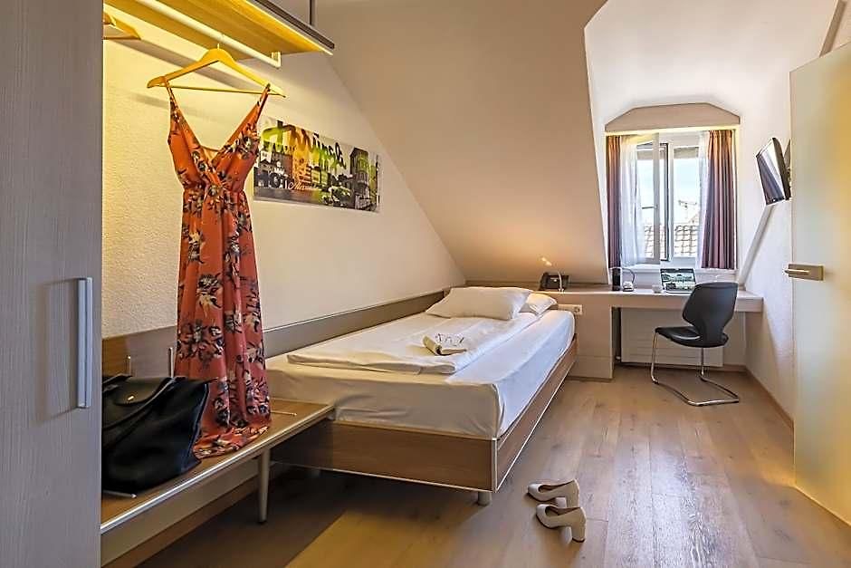 Alexander Old Town Hotel 3*