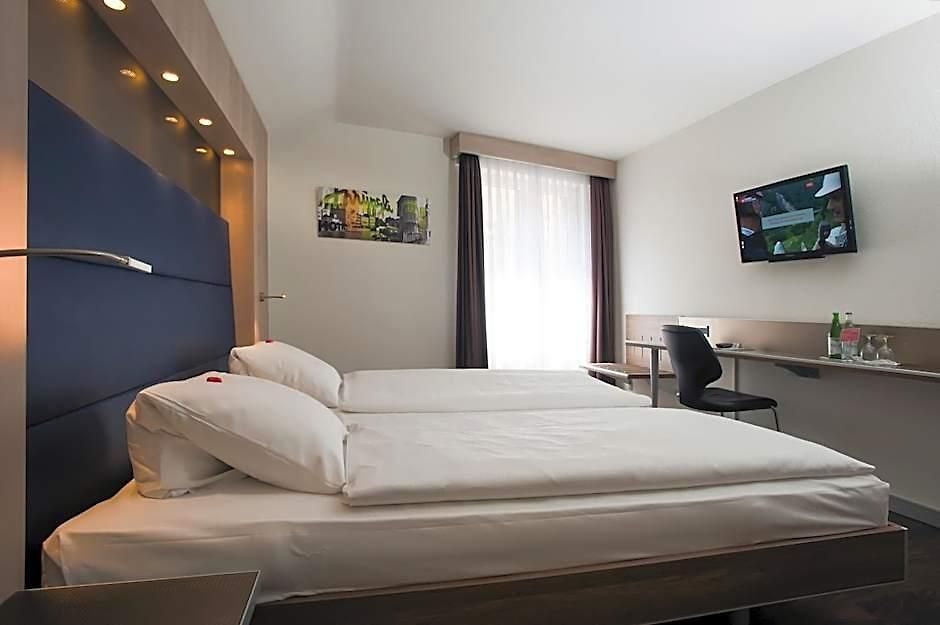 Hotel Alexander Old Town 3*