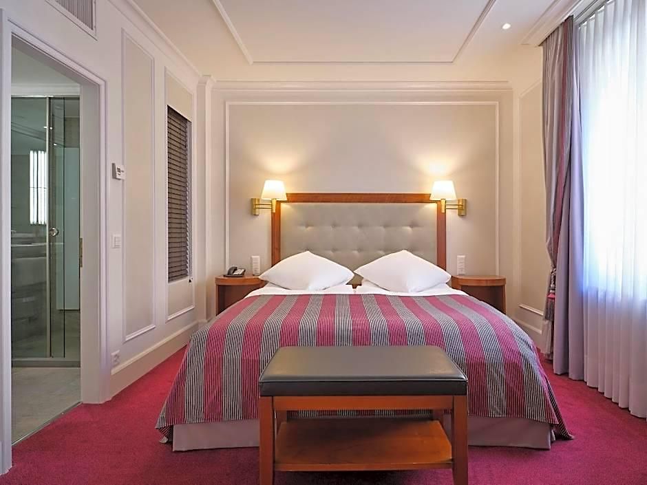 Schweizerhof Hotel 5*