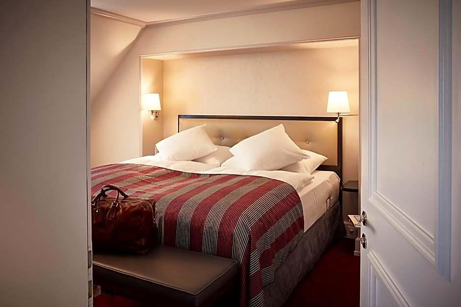 Schweizerhof Hotel 5*