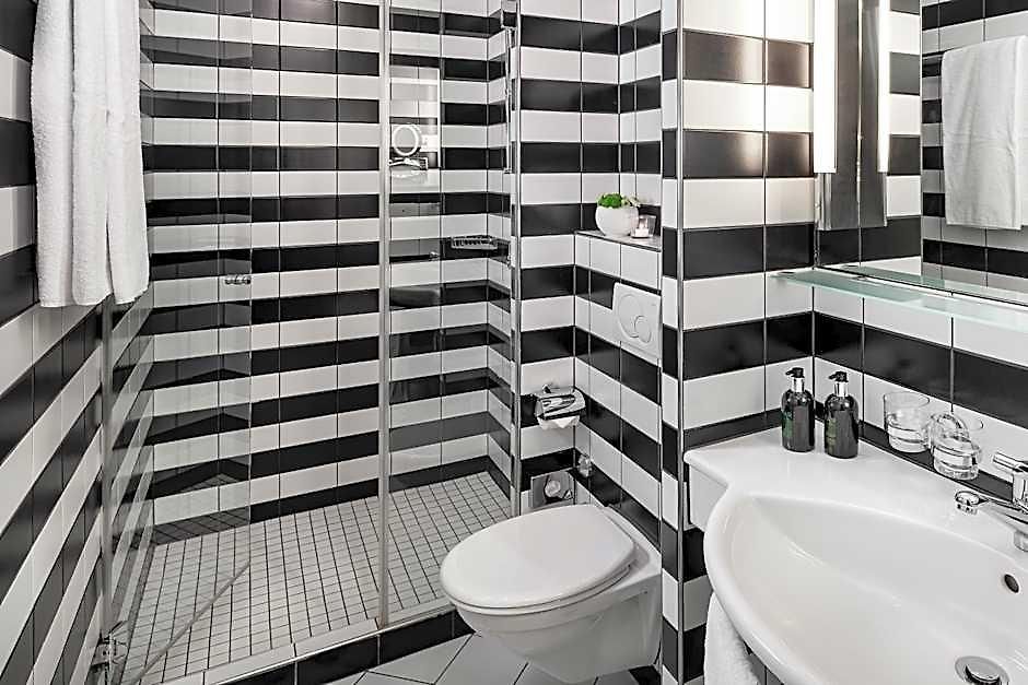 Opera Hotel 4*