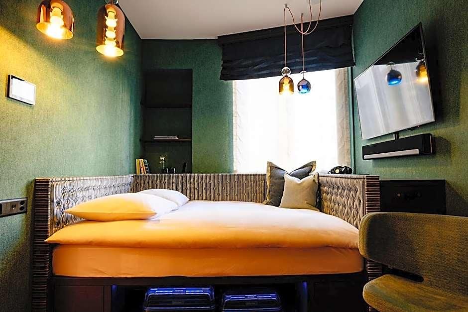 Opera Hotel 4*