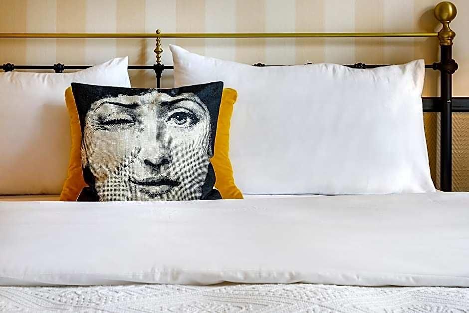 Opera Hotel 4*