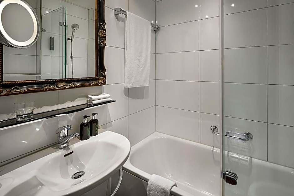 Opera Hotel 4*