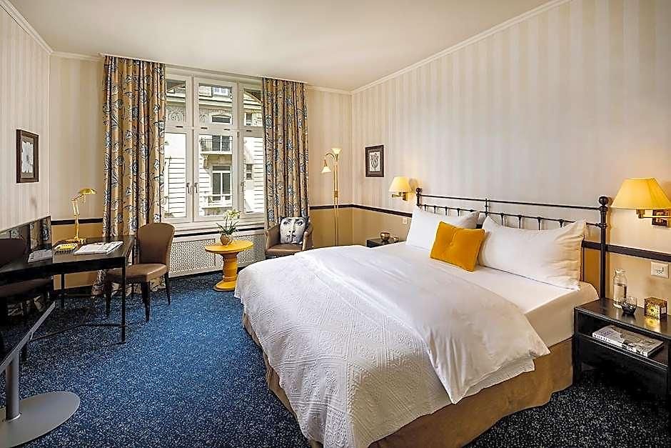 Opera Hotel 4*