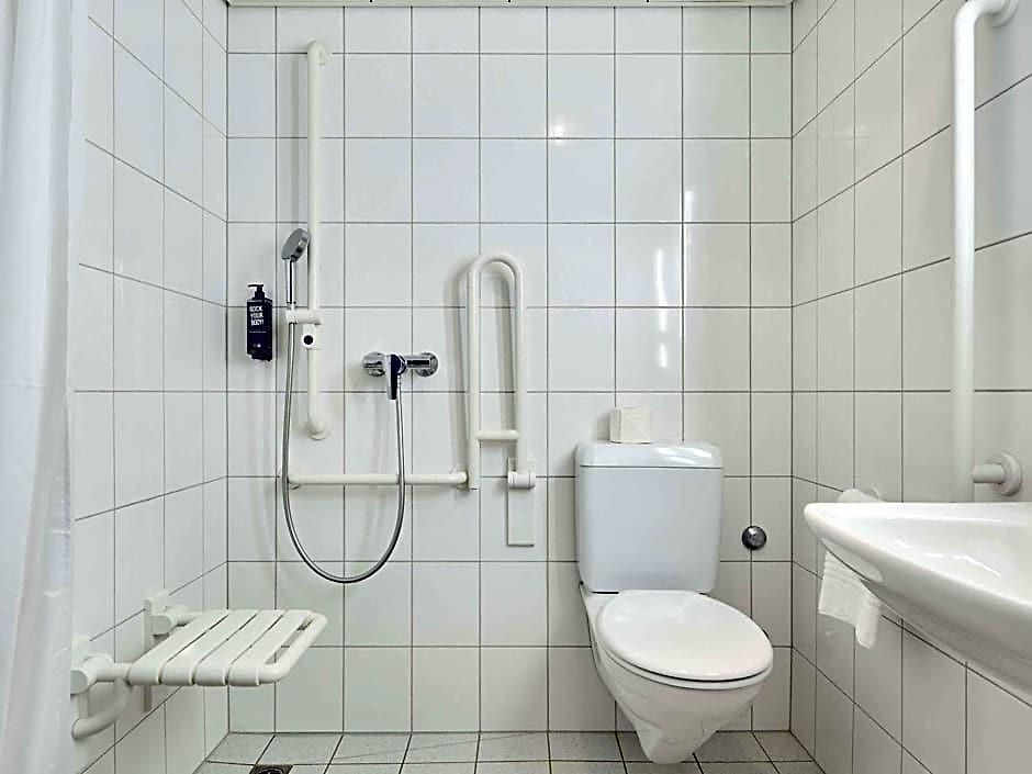 Ibis Messe Airport Hotel 3*