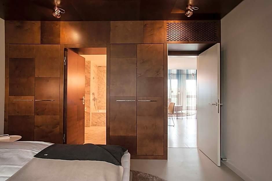 Ema House Hotel