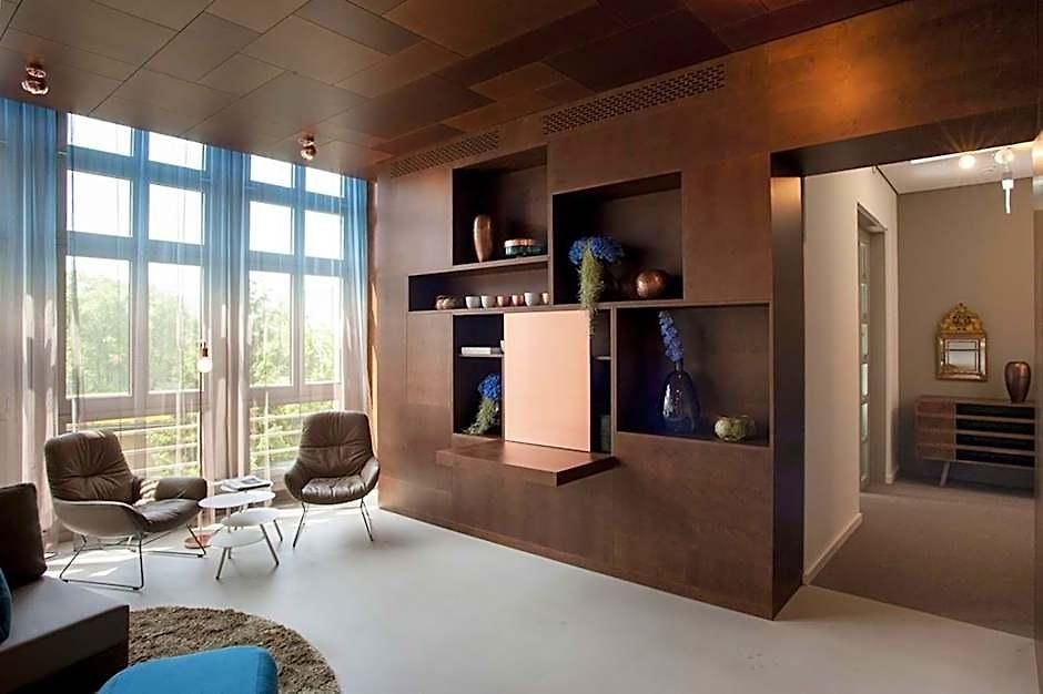 Ema House Hotel