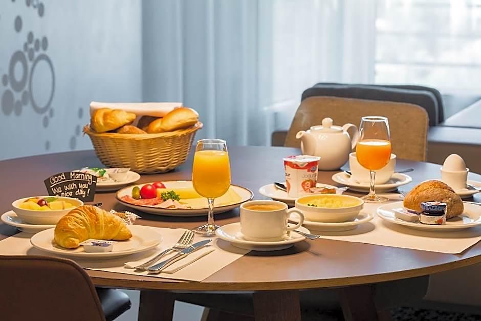 Ema House Hotel 4*