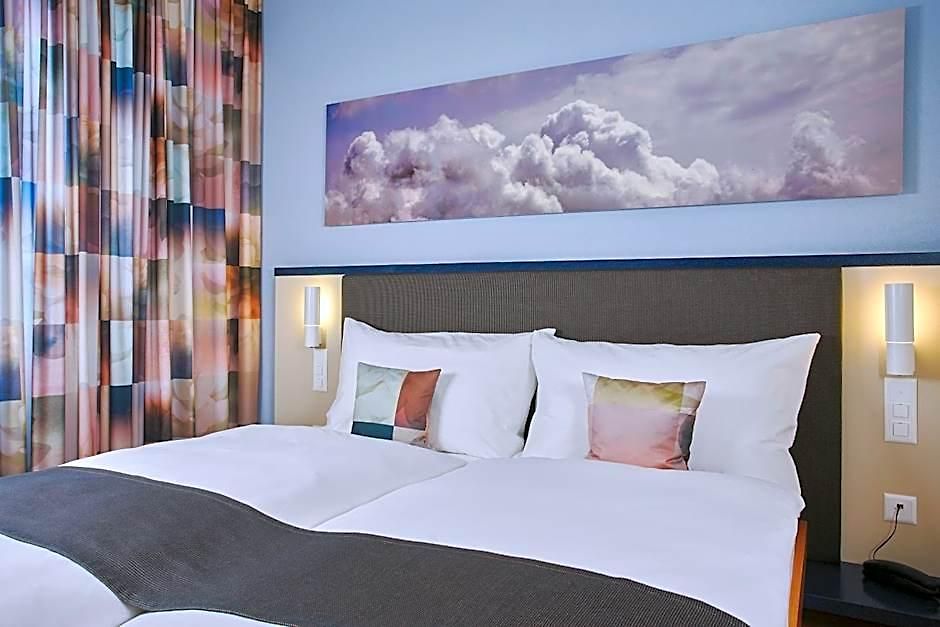 Bristol Hotel 3*