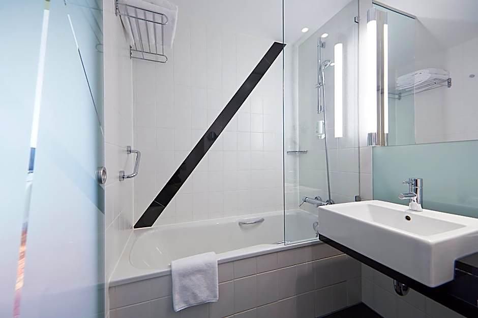 Messe By Ihg Hotel Zurich