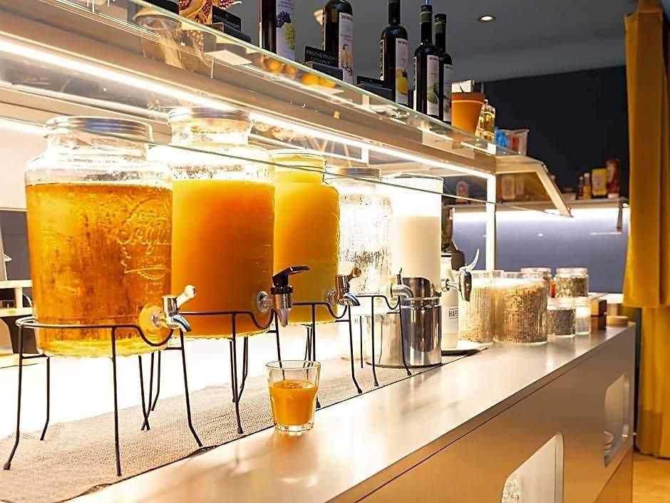 Novotel West Hotel 4*