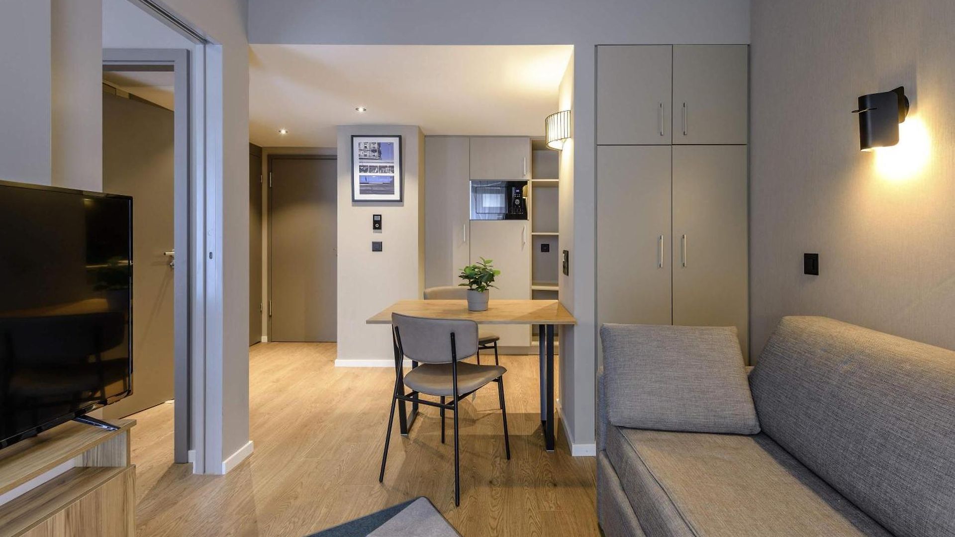 Adagio Center Aparthotel 4*