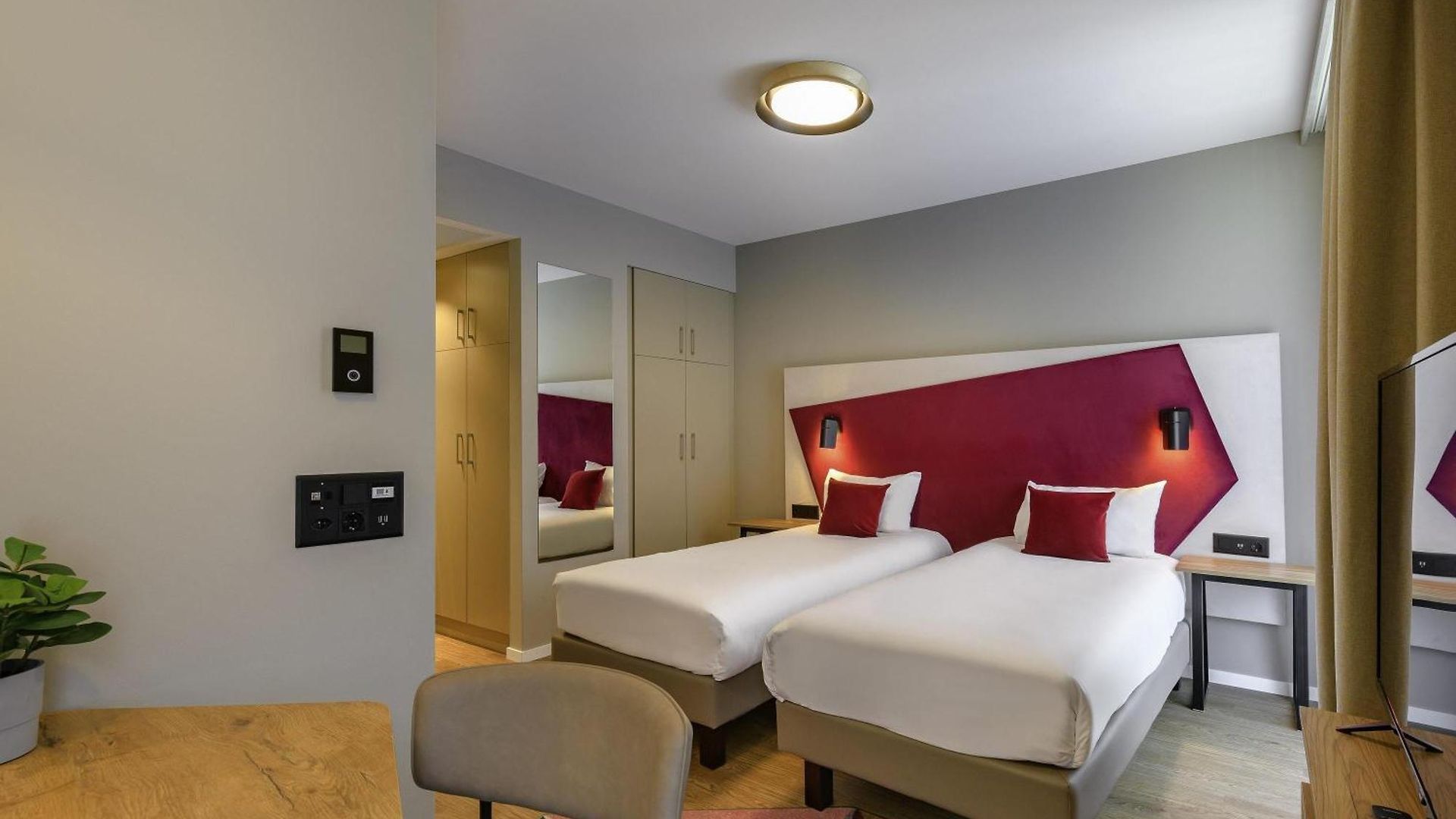 Aparthotel Adagio Center 4*