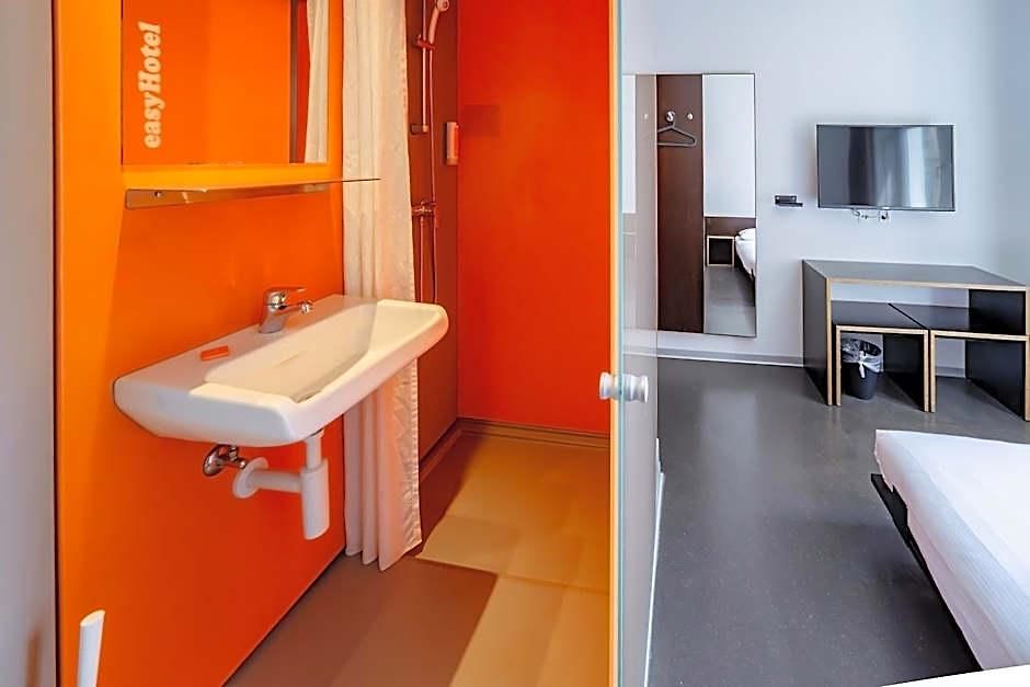 Easyhotel Centre