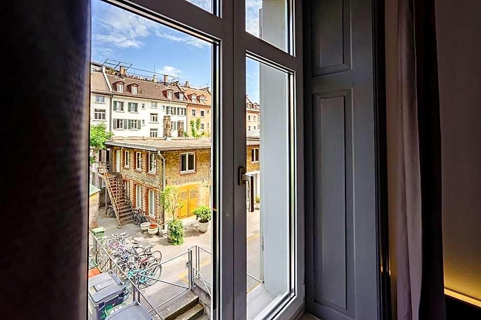 Easyhotel Centre Hotel 2*