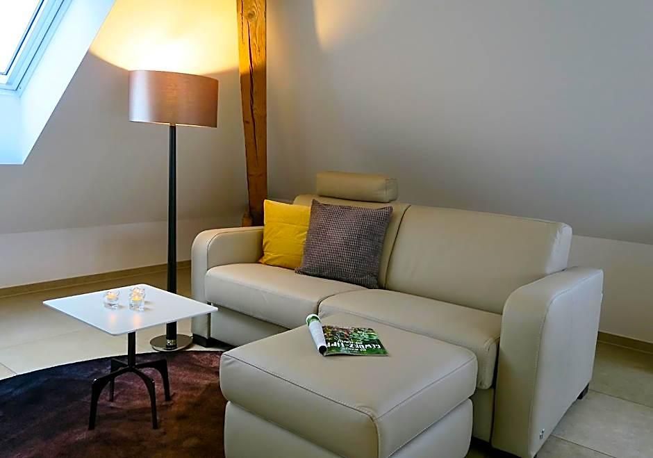 Apartment Furnished Homes *