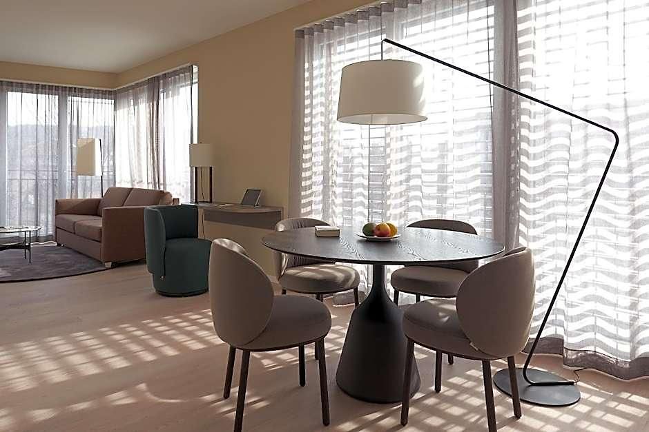 - Franklinstrasse 4*