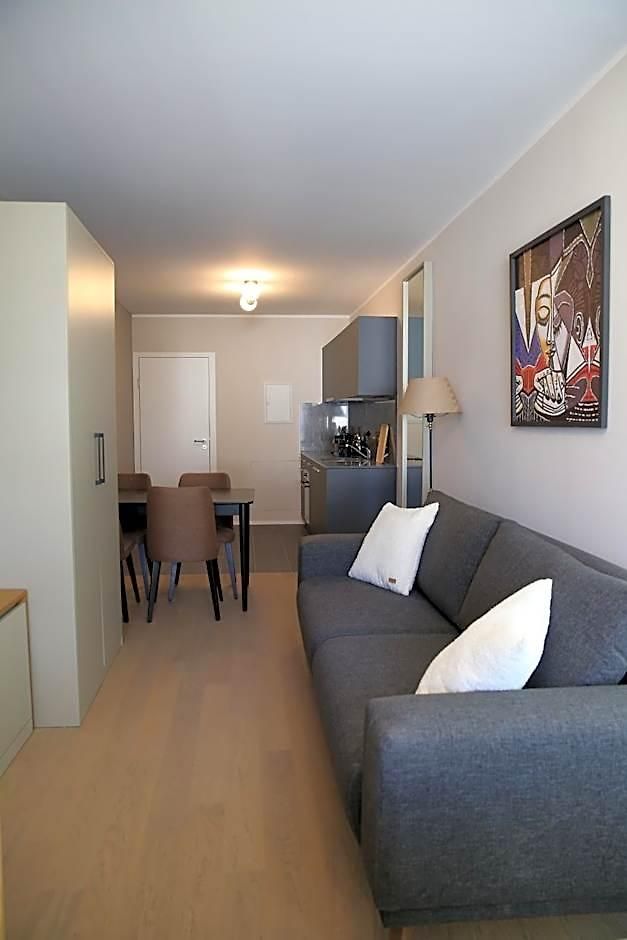 Lamira Serviced 4*