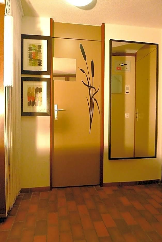 Swiss Style Hotel *