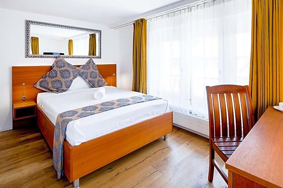 Old Town Hotel