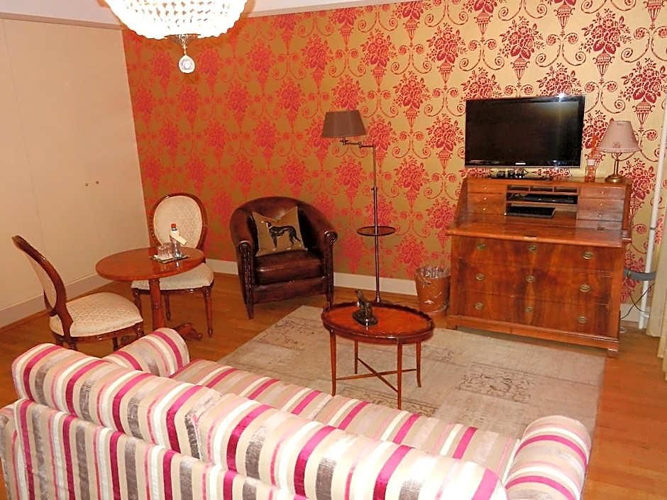 Townhouse Boutique Hotel 3*